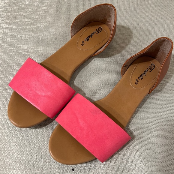 Breckelle’s Women’s Open Toe Flats/Sandals size 8 - Picture 1 of 11